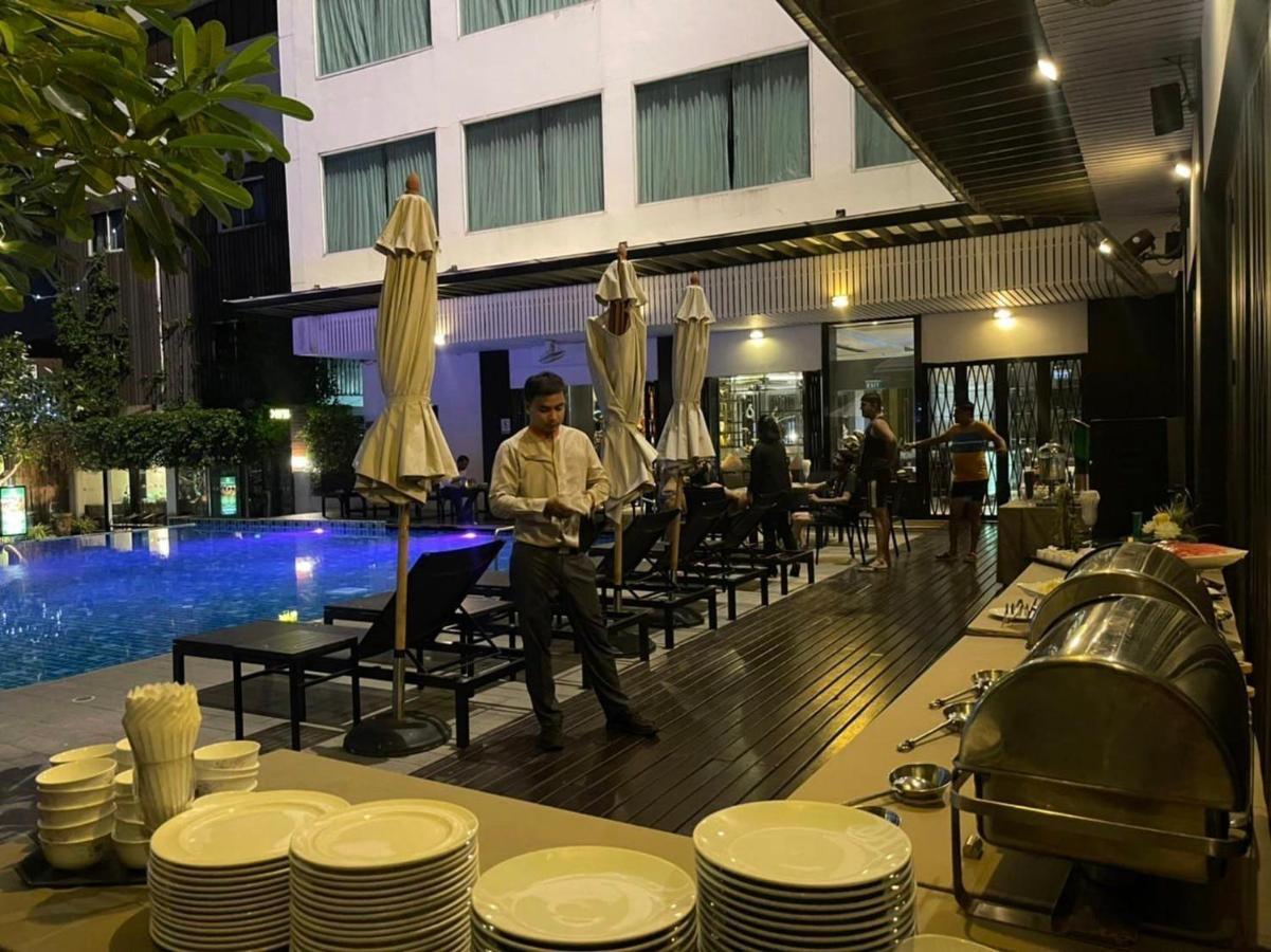 Signature Pattaya Buitenkant foto